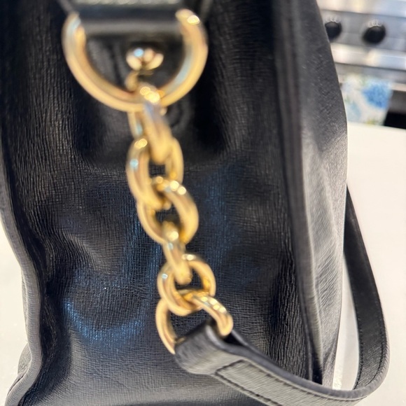 Tommy Hilfiger Black LEATHER Shoulder Bag W/ Gold Hardware Excellent Condition - Picture 10 of 13
